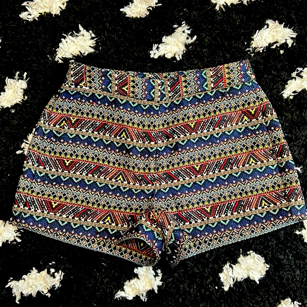 BCBGeneration High Waisted Patterened Dress Shorts Size 0